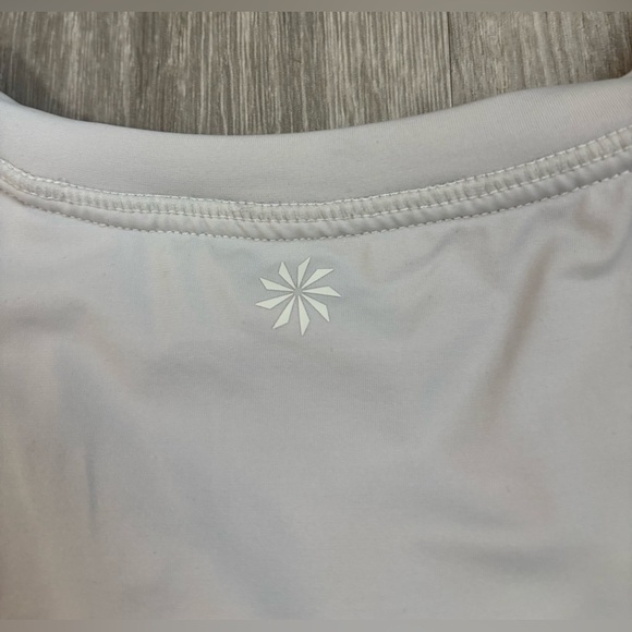 Athleta Short Sleeve Open Back Top in light gray Size Medium - Picture 3 of 4